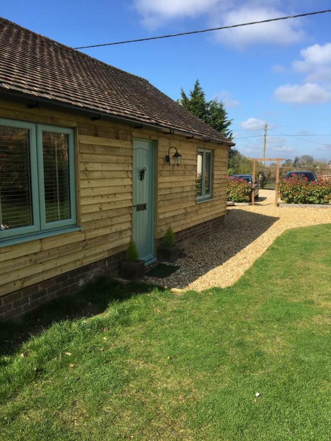 Little Banks Barn Apartment Ringwood Exterior photo